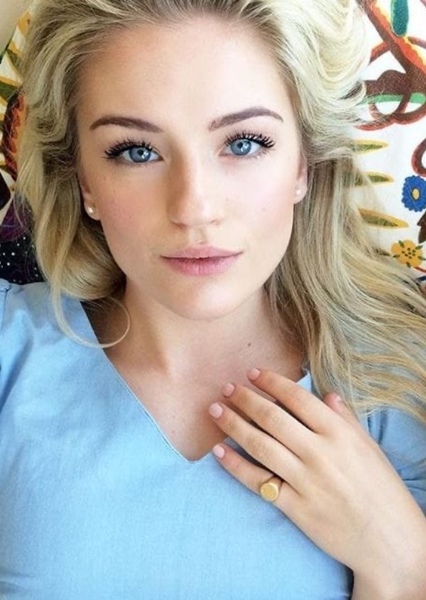 Alicia Agneson photo
