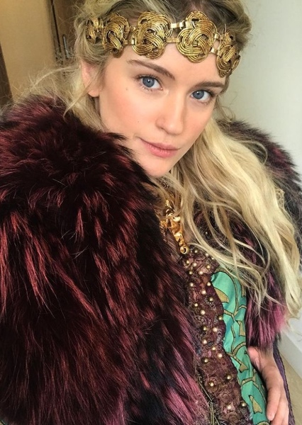 Alicia Agneson photo