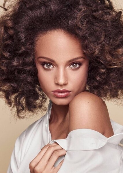 Alicia Aylies photo