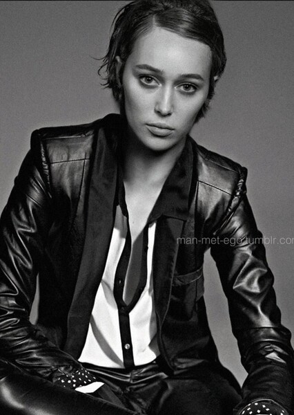 Alicia Debnam Carey