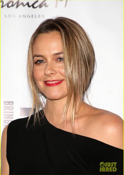 Alicia Silverstone photo