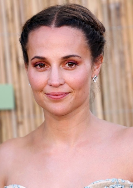 Alicia Vikander photo