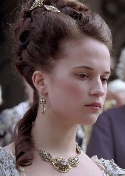 Alicia Vikander photo