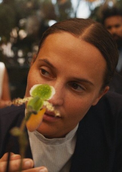 Alicia Vikander photo