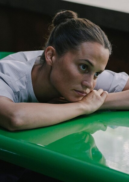 Alicia Vikander photo