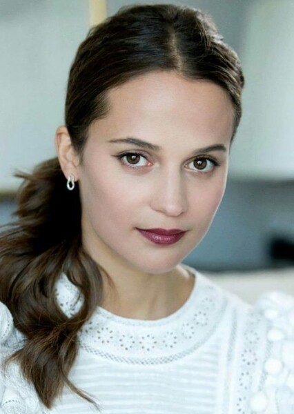 Alicia Vikander photo