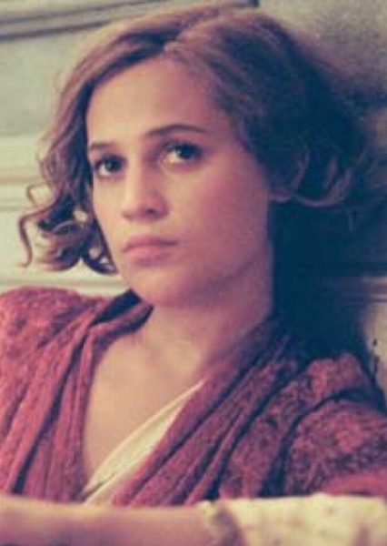 Alicia Vikander photo