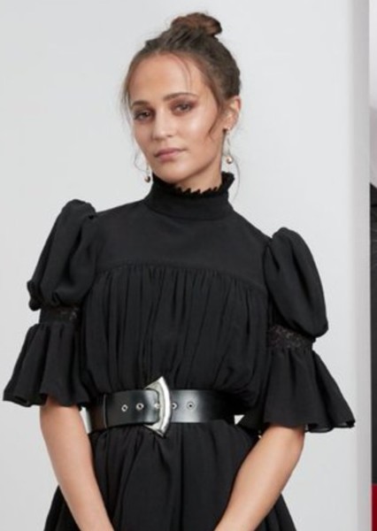 Alicia Vikander photo