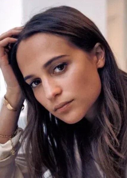 Alicia Vikander photo