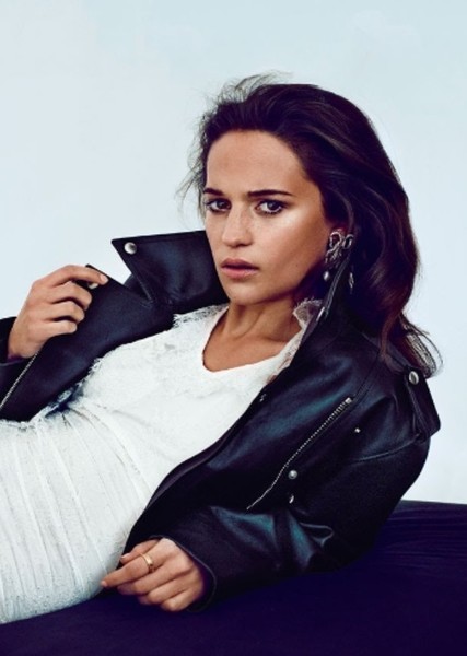Alicia Vikander photo