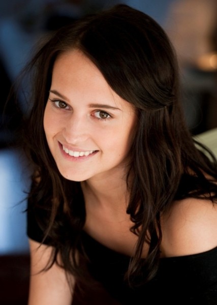 Alicia Vikander photo
