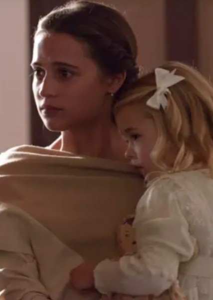 Alicia Vikander photo
