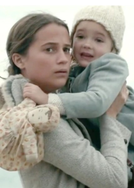 Alicia Vikander photo