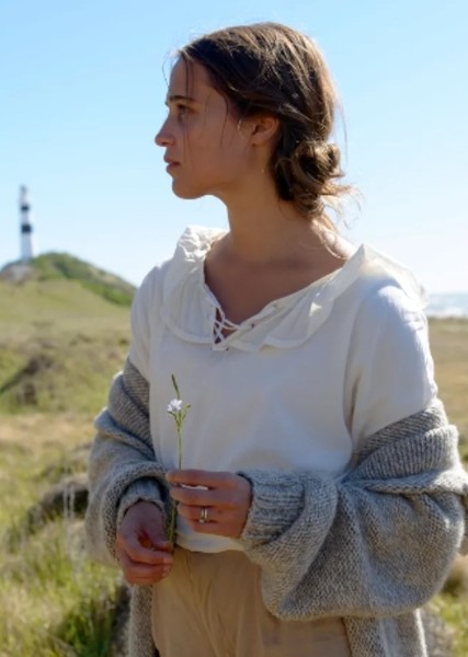 Alicia Vikander photo