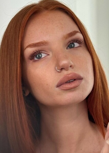 Alina Nesterenko photo