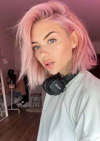 Alina Olesheva photo