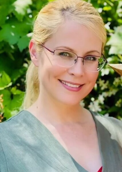 Alison MacInnis photo