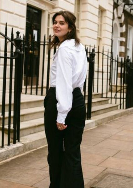 Alison Oliver photo