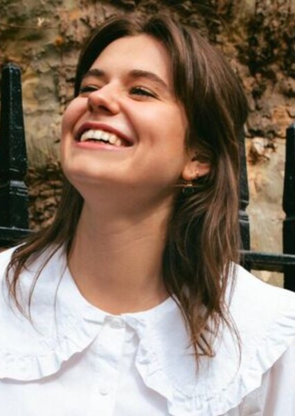 Alison Oliver photo