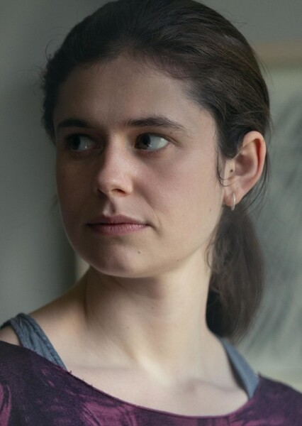 Alison Oliver photo