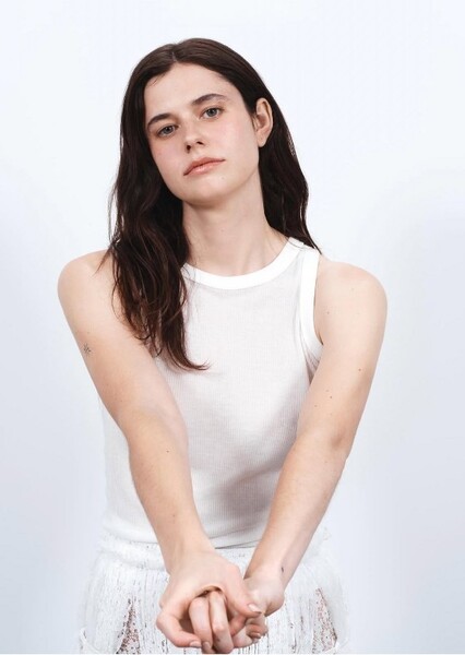 Alison Oliver photo