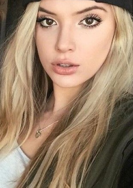Alissa Violet photo