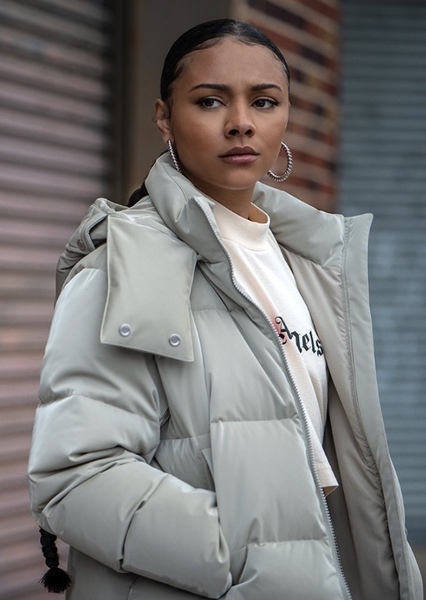 Alix Lapri photo