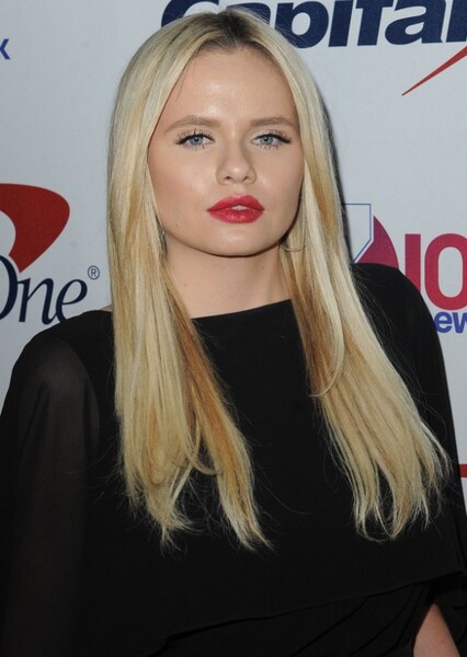 Alli Simpson photo