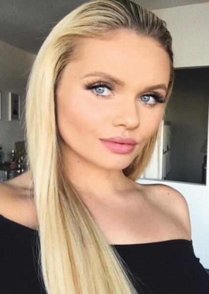 Alli Simpson photo