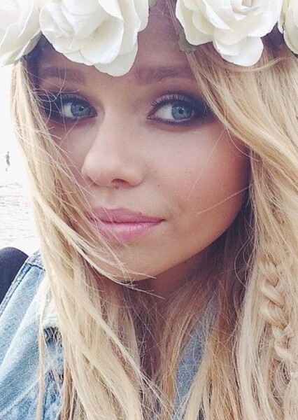 Alli Simpson photo