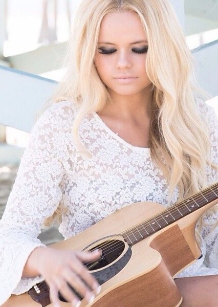 Alli Simpson