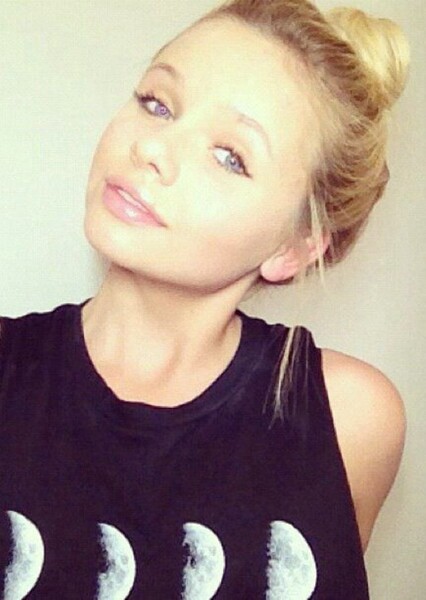 Alli Simpson photo