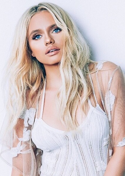 Alli Simpson photo
