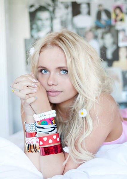 Alli Simpson photo