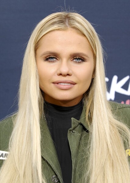 Alli Simpson photo