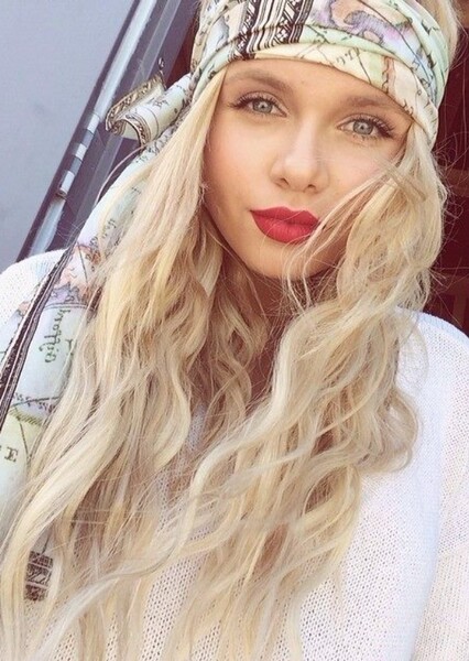 Alli Simpson photo