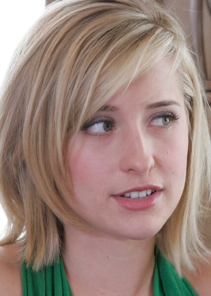 Allison Mack photo