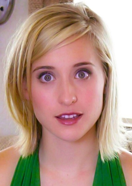 Allison Mack photo