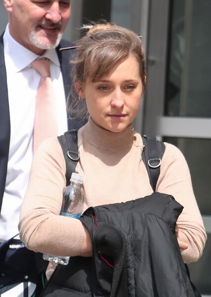 Allison Mack photo