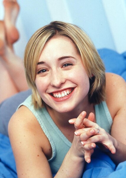 Allison Mack photo