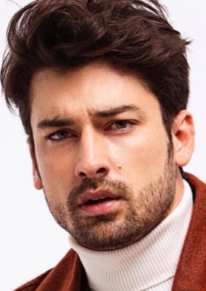 Alp Navruz photo