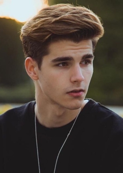 Alvaro Mel Height photo