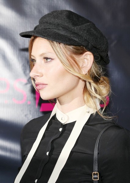 Aly Michalka photo