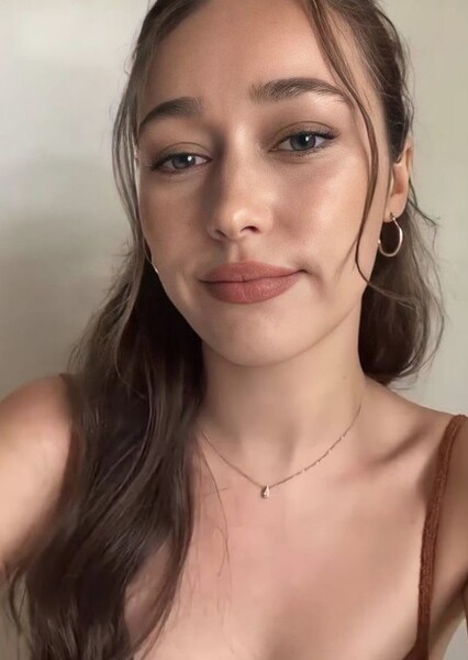 Alycia Debnam-Carey photo