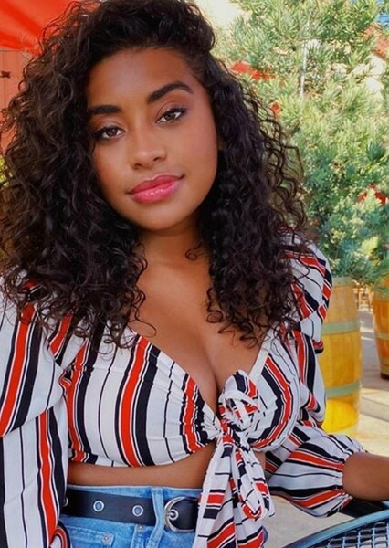 Alycia Pascual-Peña photo