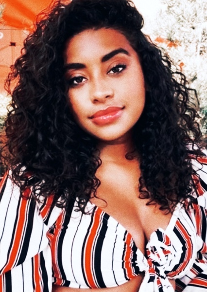 Alycia Pascual-Peña photo