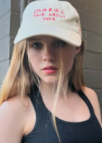 Alyla Browne photo