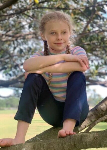 Alyla Browne photo