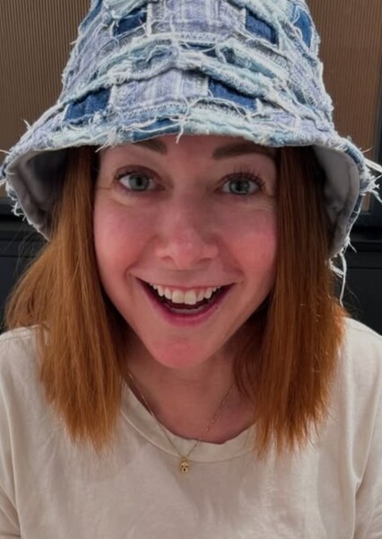 Alyson Hannigan photo