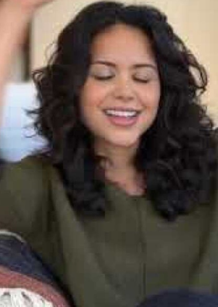 Alyssa Diaz photo